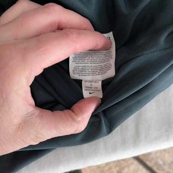 Nike Golf Men’s Steel Blue Lightweight 1/4 Zip windbreaker Pullover Size Medium - Picture 7 of 7